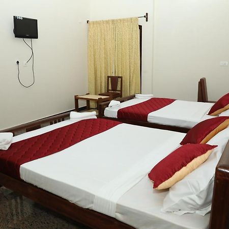 Hotel D'Europe Пондичери Екстериор снимка