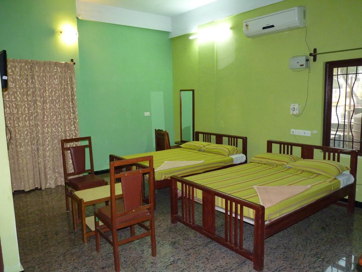 Hotel D'Europe Пондичери Екстериор снимка
